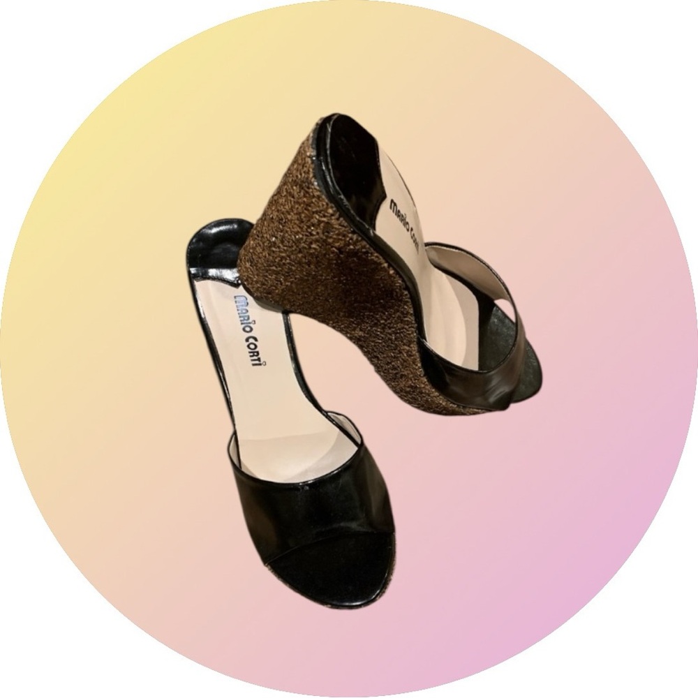 NWT Mario corti  Black Sandals Sleek Design